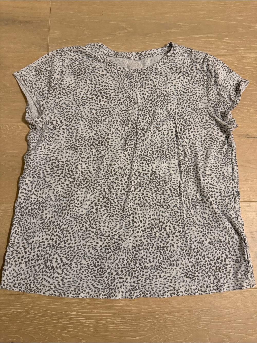 Athleta Crew Neck Tee in Light Gray Animal Print